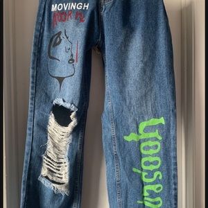 Boyfriend jeans with design